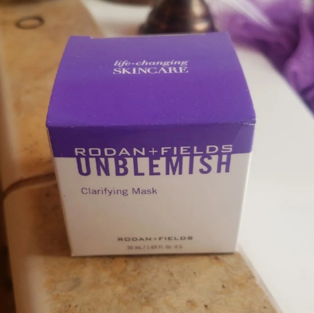 Rodan + Fields UNBLEMISH CLARIFYING MASK